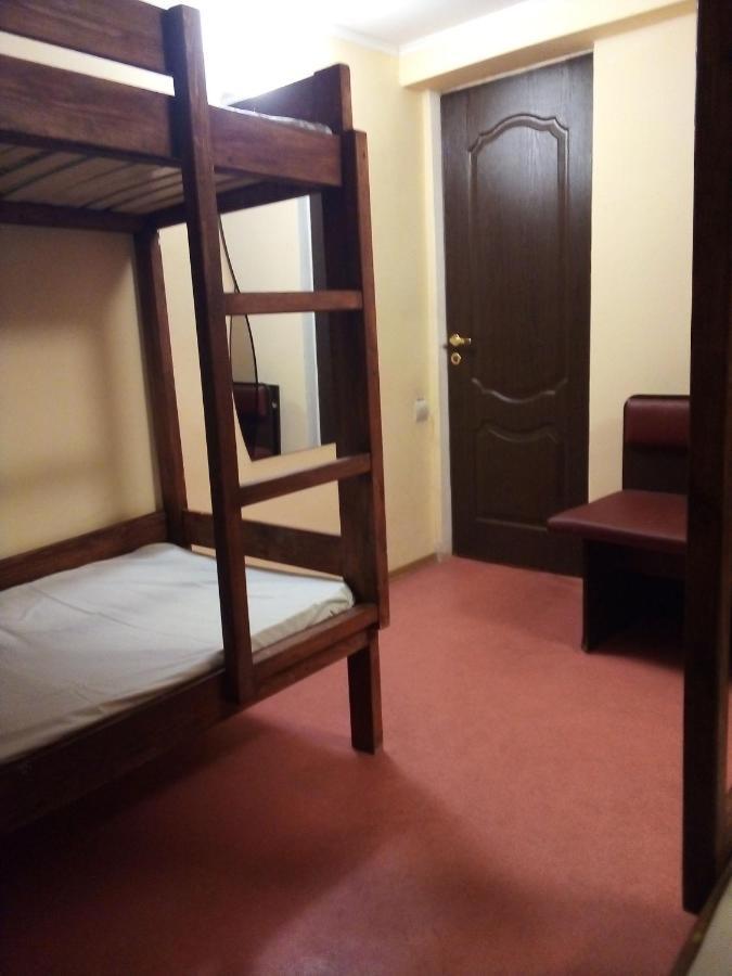 Pershyy Hostel U Cherkasah تشيركاسي المظهر الخارجي الصورة